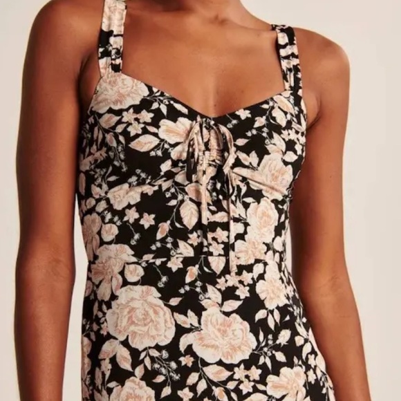 Abercrombie & Fitch Black Floral Cinch Front Midi with Slit, Size Small Tall - Picture 4 of 10